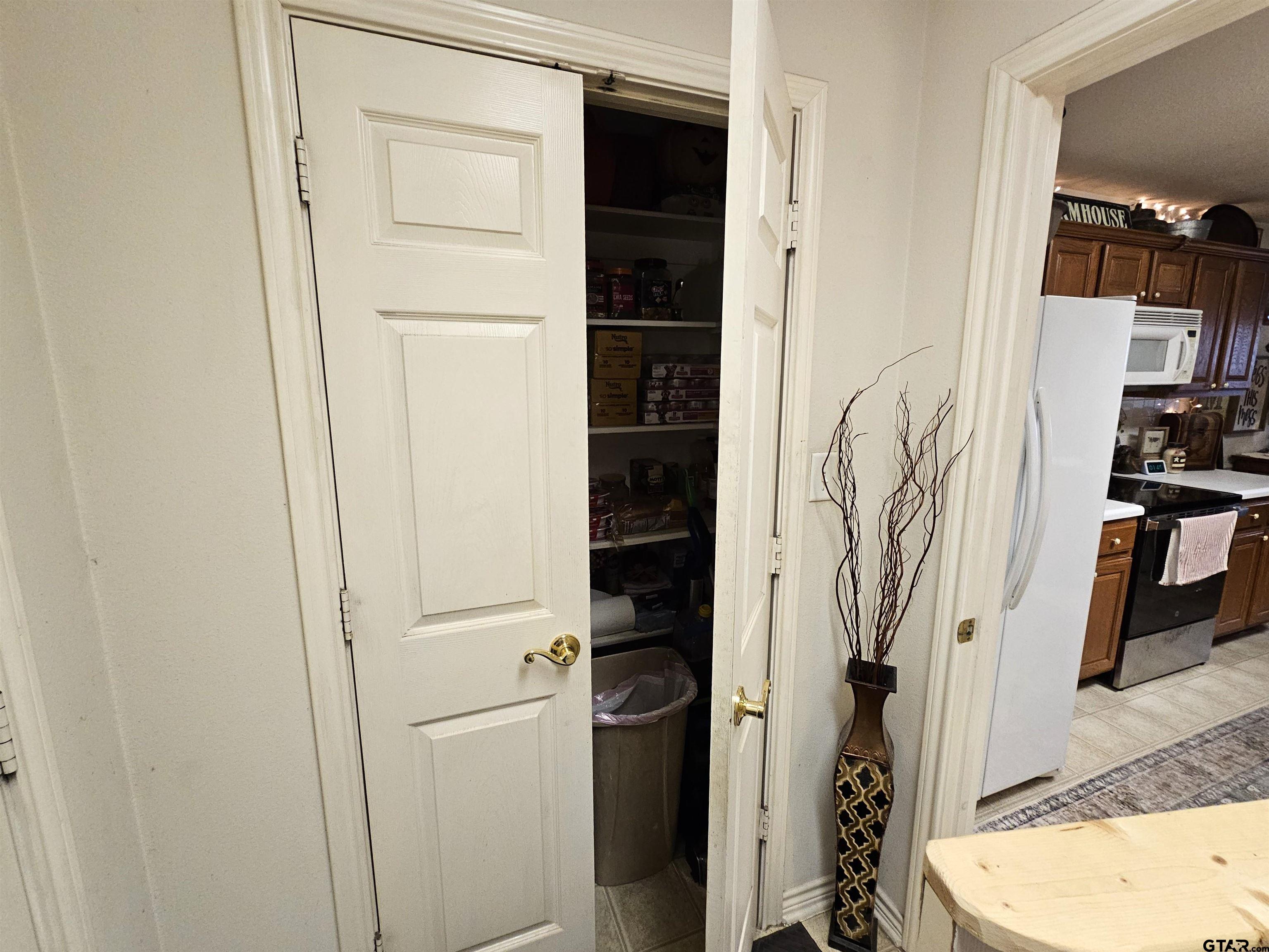 1521 Rice Road, Unit L102 Tyler, TX 75703 - Photo 6 of 36