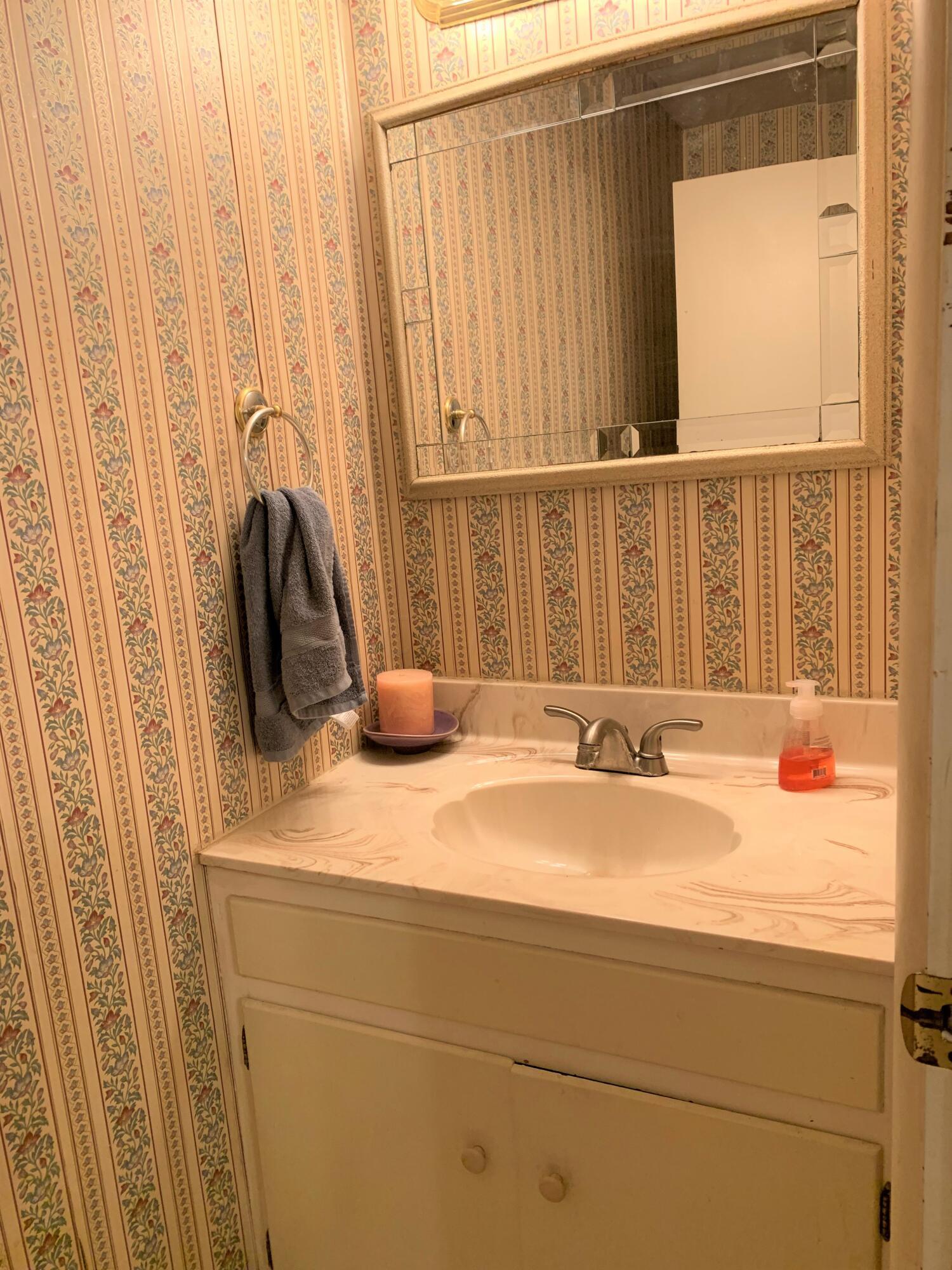 2736 Hafton Road Columbus, OH 43204 - Photo 8 of 12