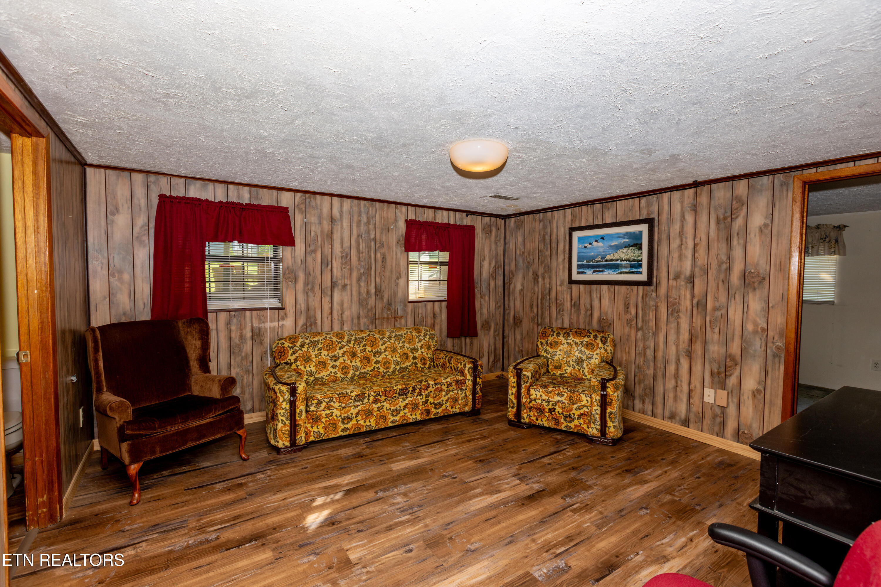7409 Blacks Ferry Road Knoxville, TN 37931 - Photo 13 of 23 family room