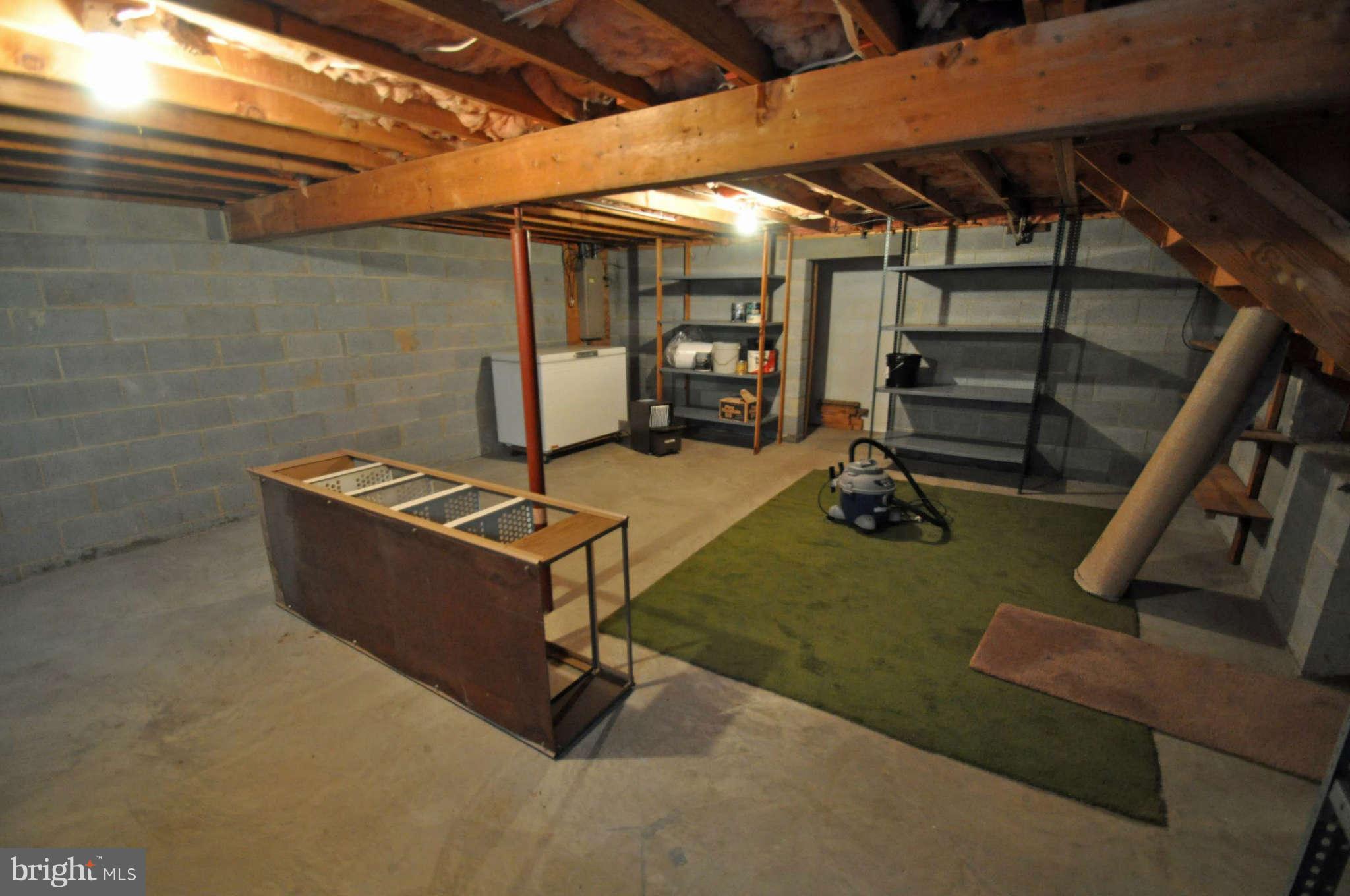 4915 Mt Zion Road Frederick, MD 21703 - Photo 25 of 30 a room with gym equipment