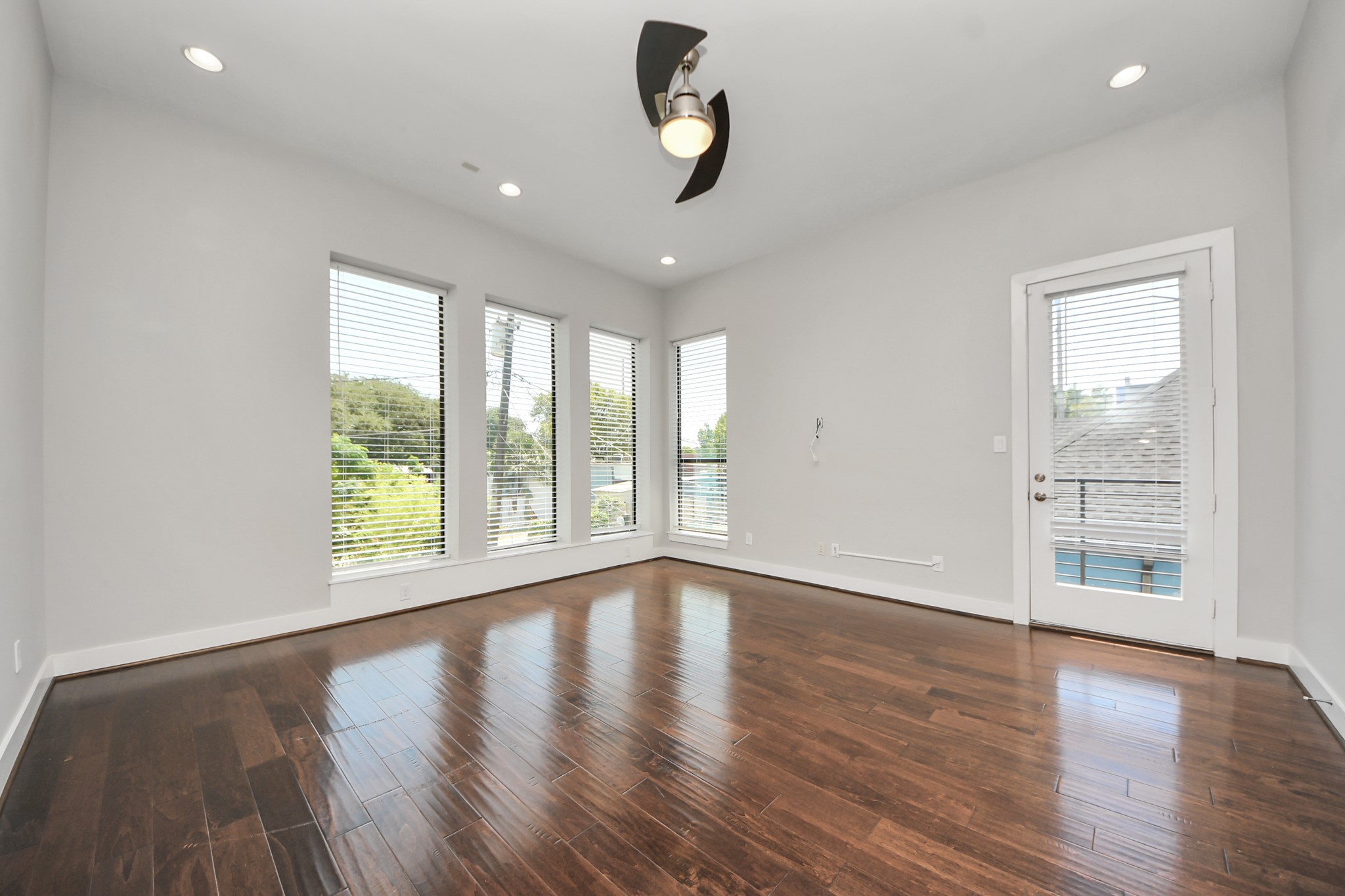 2310 Converse Street Houston, TX 77006 - Photo 17 of 42 The primary suite is on the 2nd floor.