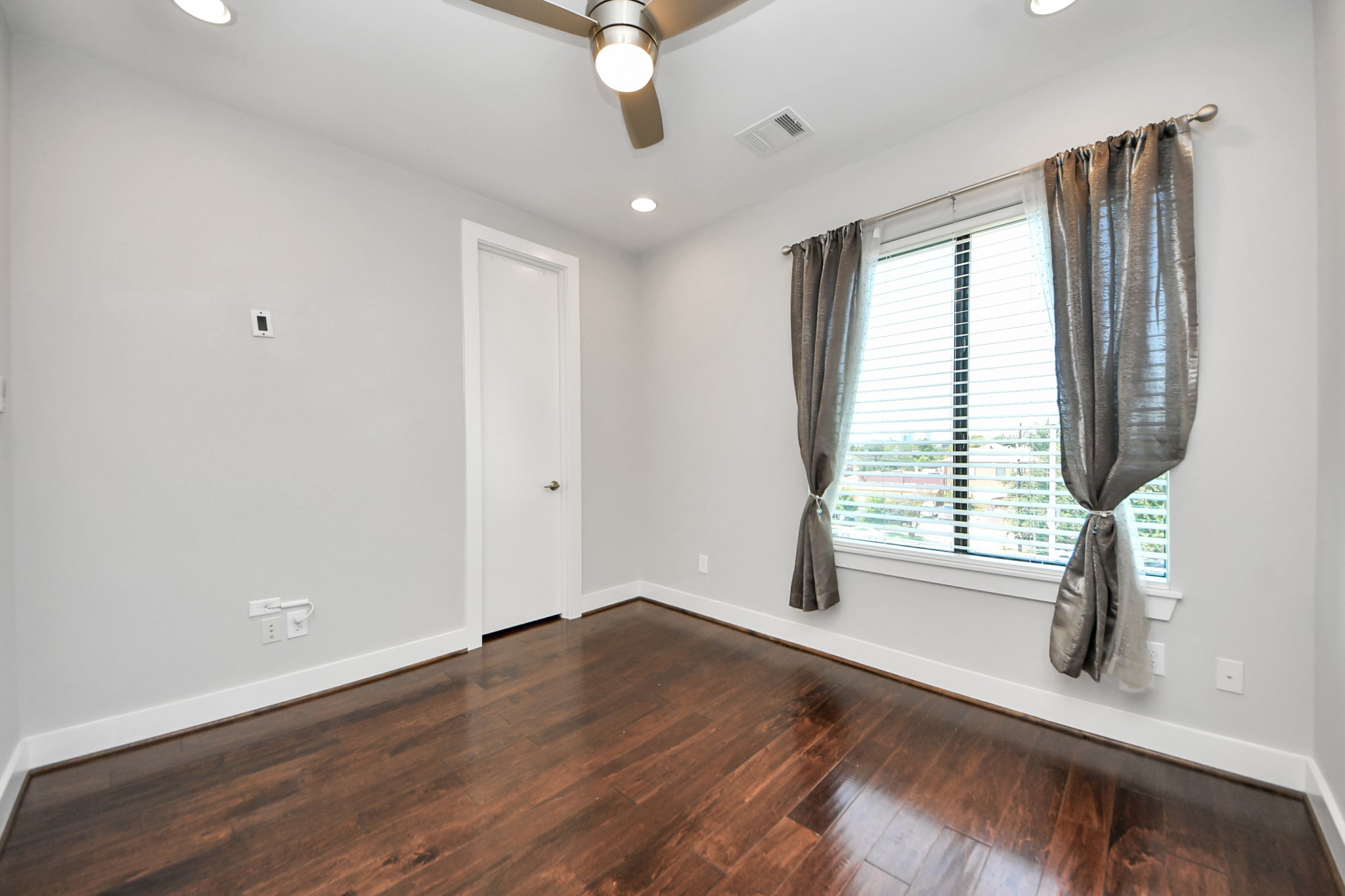 2310 Converse Street Houston, TX 77006 - Photo 38 of 42 Secondary bedroom 3 is on the 3rd floor.