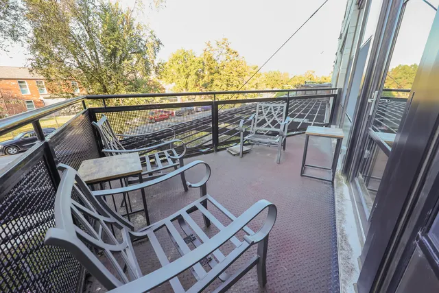 $395,000 | 1033 West 14th Place, Unit 241, Chicago, IL 60608