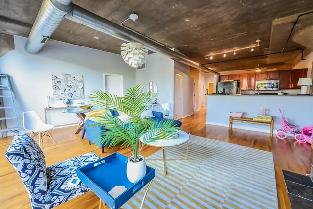 $395,000 | 1033 West 14th Place, Unit 241, Chicago, IL 60608