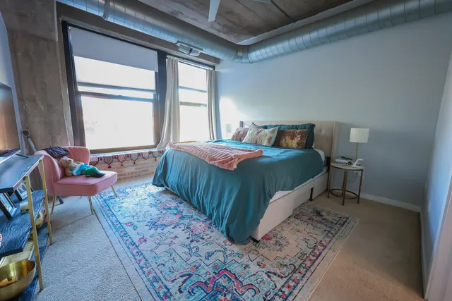 $395,000 | 1033 West 14th Place, Unit 241, Chicago, IL 60608