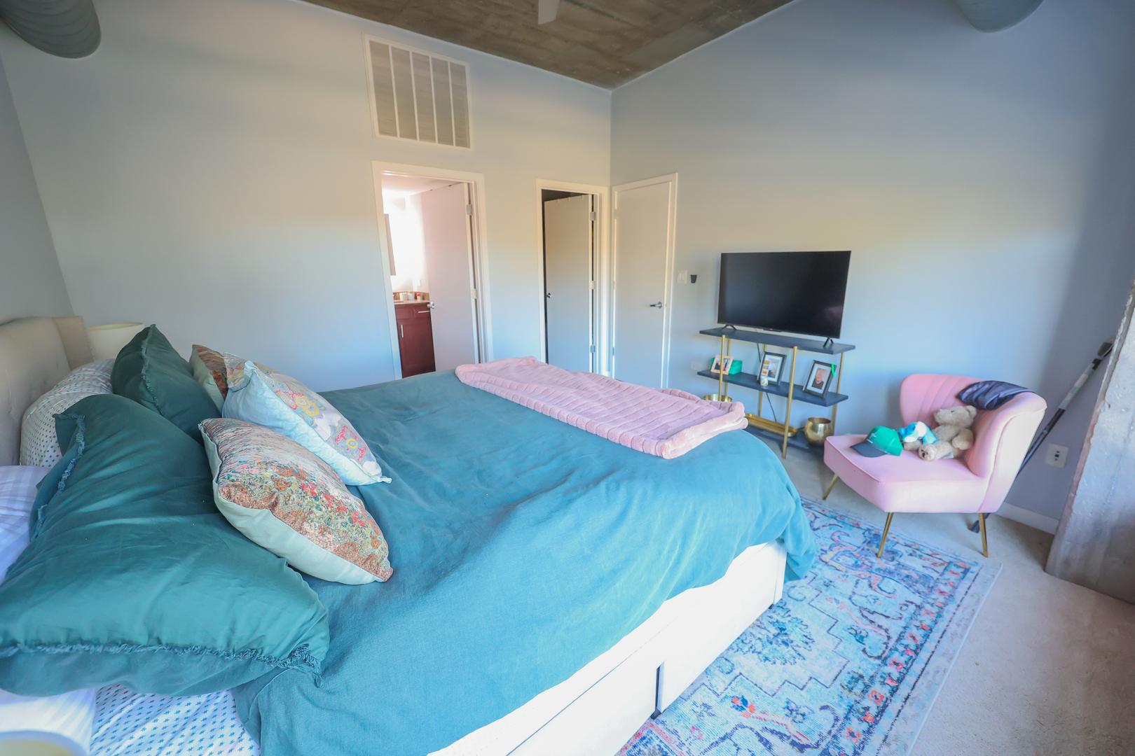 1033 West 14th Place, Unit 241 Chicago, IL 60608 - Photo 8 of 24