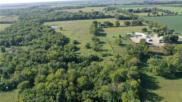 $550,000 | 1013 2400th Street, La Harpe, KS 66751