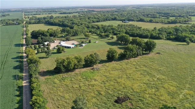 $550,000 | 1013 2400th Street, La Harpe, KS 66751