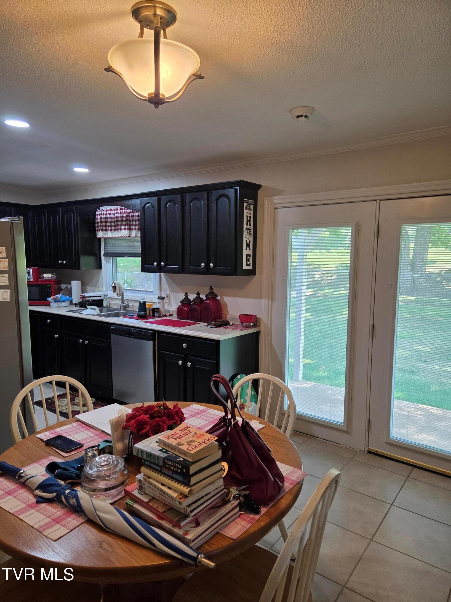 130 Unaka Subdivision Road Elizabethton, TN 37643 - Photo 16 of 24 130 Dining
