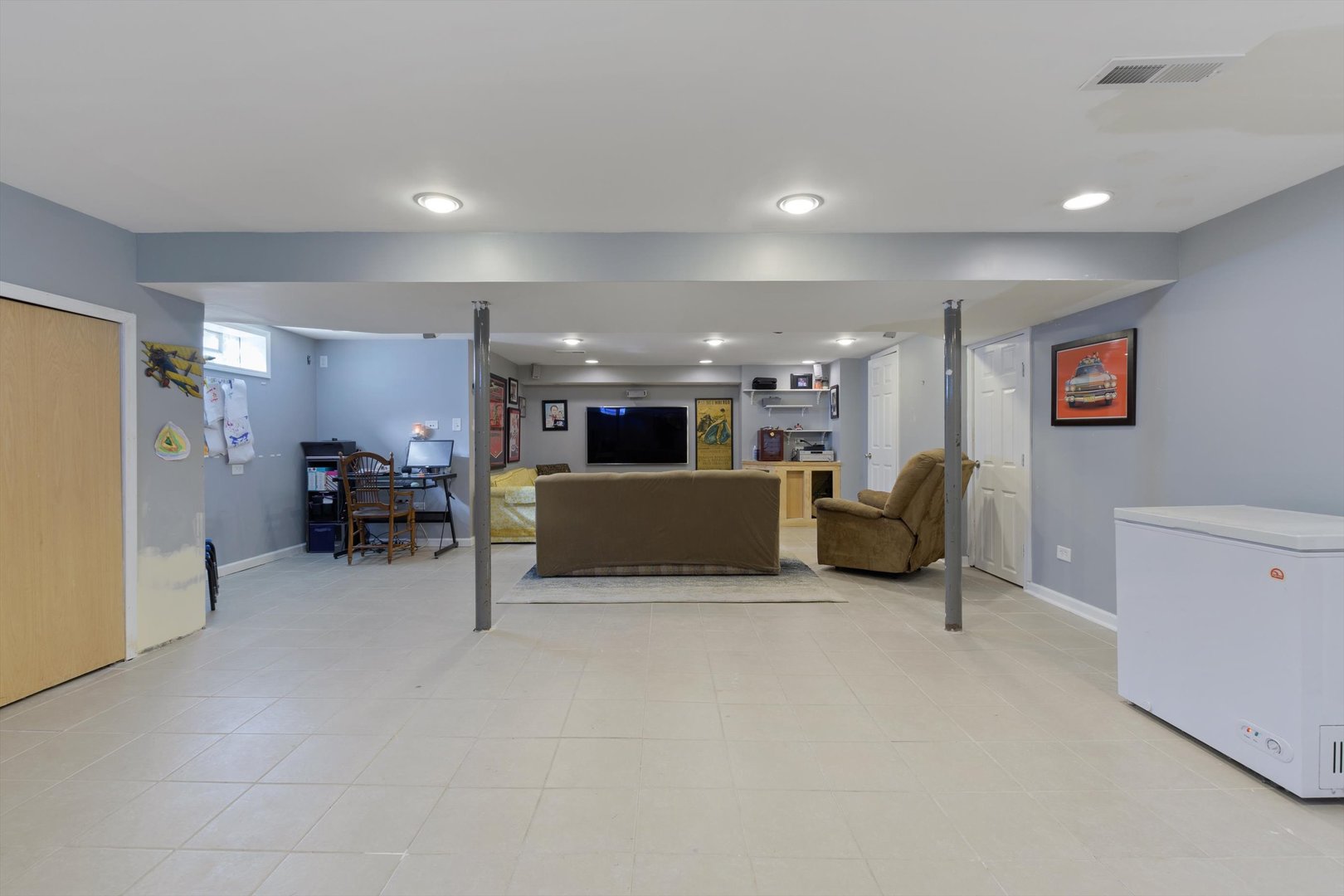 8151 Washington Street Niles, IL 60714 - Photo 13 of 18 a view of a livingroom and a furniture