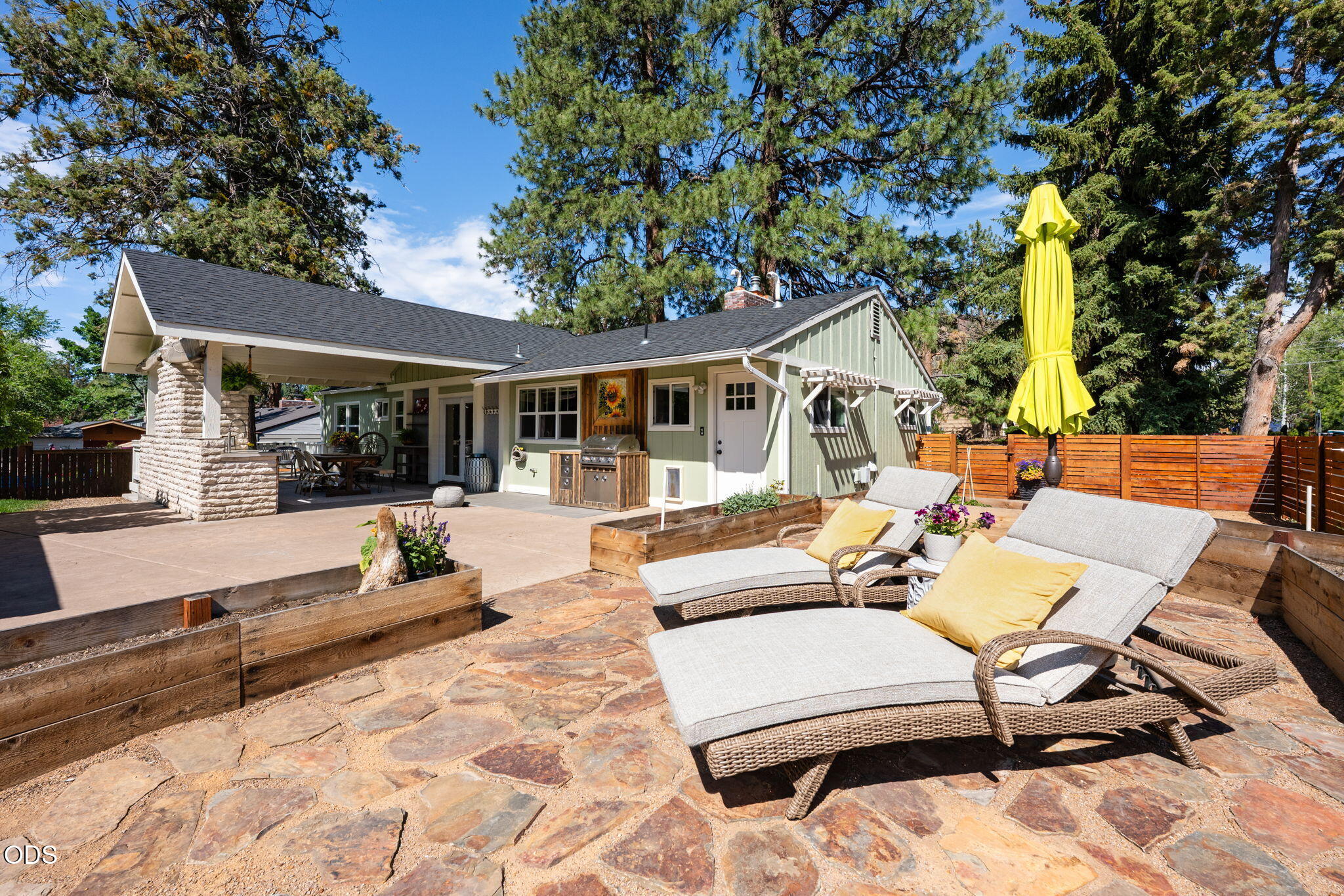 807 Northeast 10th Street Bend, OR 97701 - Photo 13 of 59