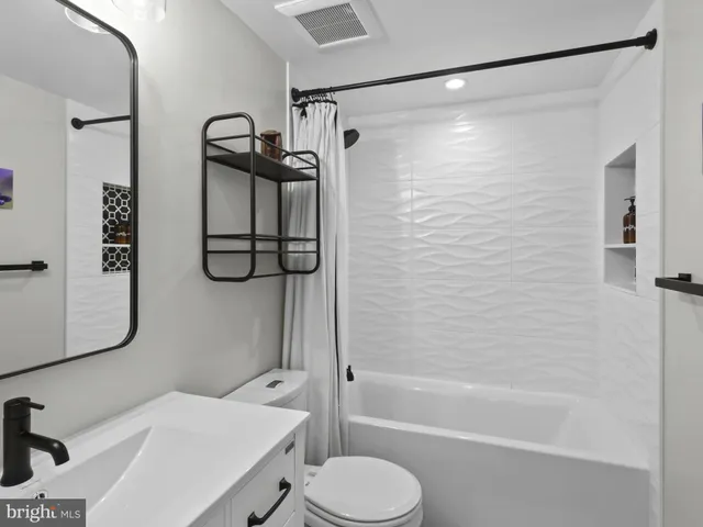 $1,795,000 | 910 8th Street Northeast, Washington, DC 20002