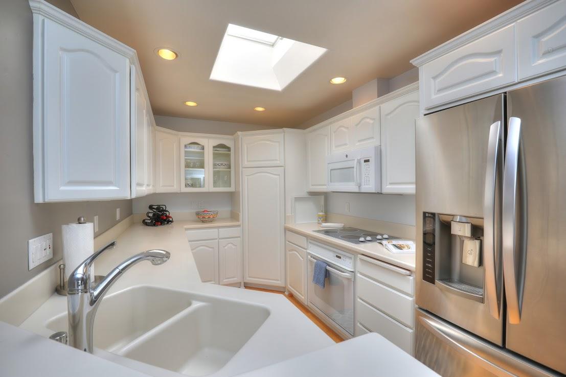 1046 Fairway Road Santa Barbara, CA 93108 - Photo 7 of 27 Chef's Kitchen