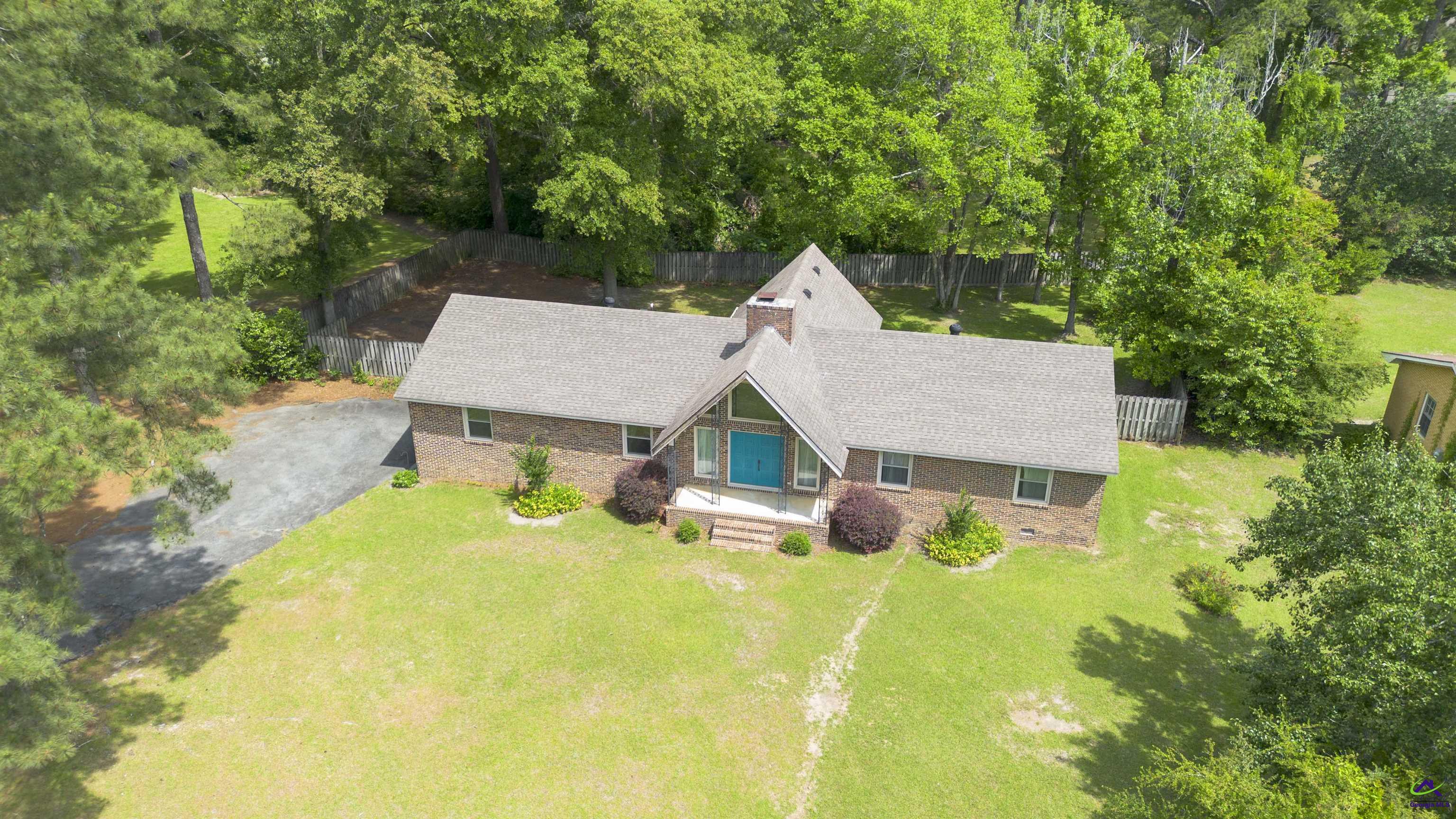 121 Robert Drive Cochran, GA 31014 - Photo 2 of 34