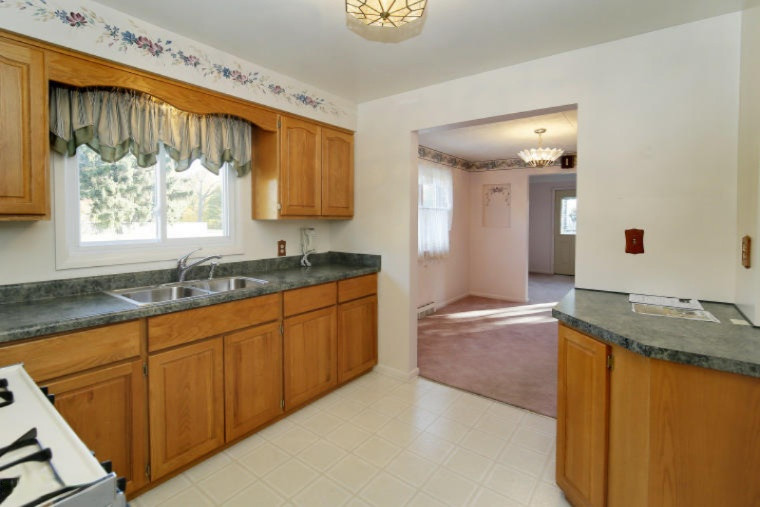 526 North Douglas Avenue Three Rivers, MI 49093 - Photo 9 of 27 14057615_08