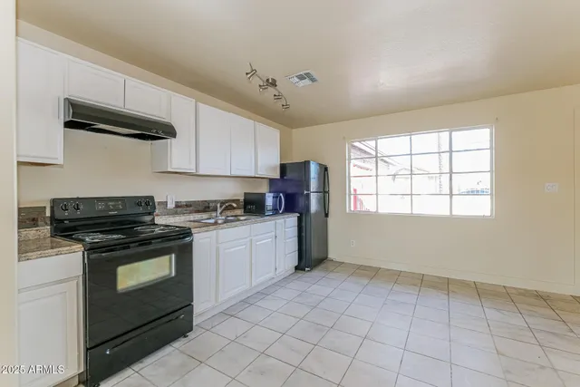 $1,349 | 2609 West McLellan Boulevard, Unit 2, Phoenix, AZ 85017