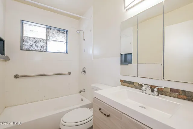 $1,349 | 2609 West McLellan Boulevard, Unit 2, Phoenix, AZ 85017