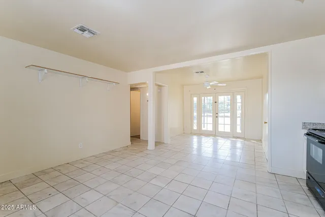 $1,349 | 2609 West McLellan Boulevard, Unit 2, Phoenix, AZ 85017