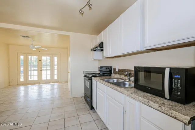 $1,349 | 2609 West McLellan Boulevard, Unit 2, Phoenix, AZ 85017