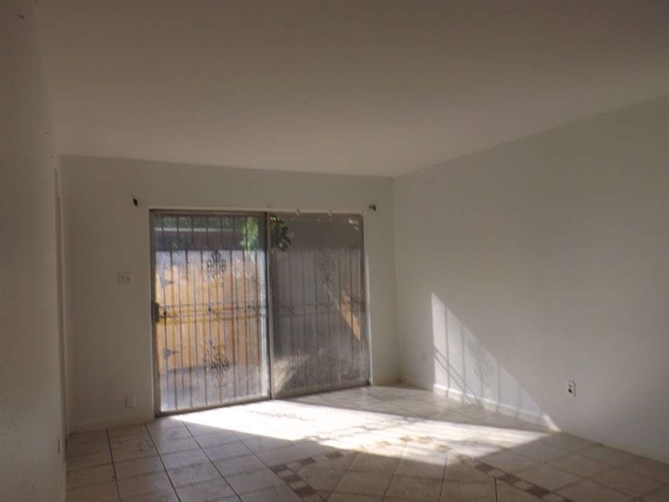 7936 Grove Ridge Drive Houston, TX 77061 - Photo 6 of 11 a view of entryway