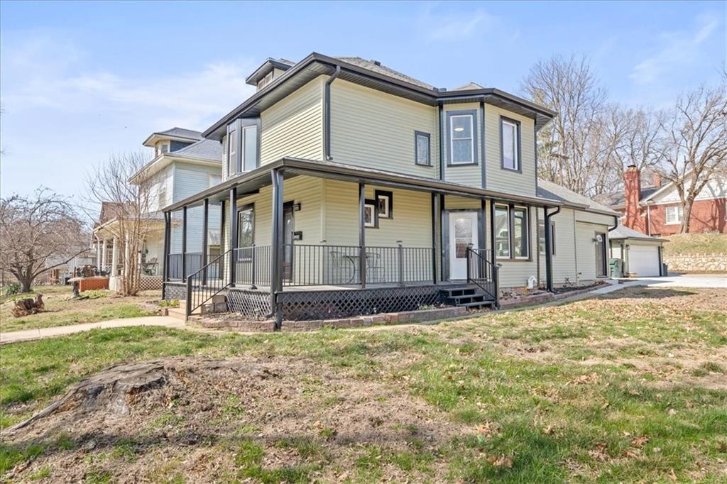 2721 Faraon Street St. Joseph, MO 64501 - Photo 2 of 27