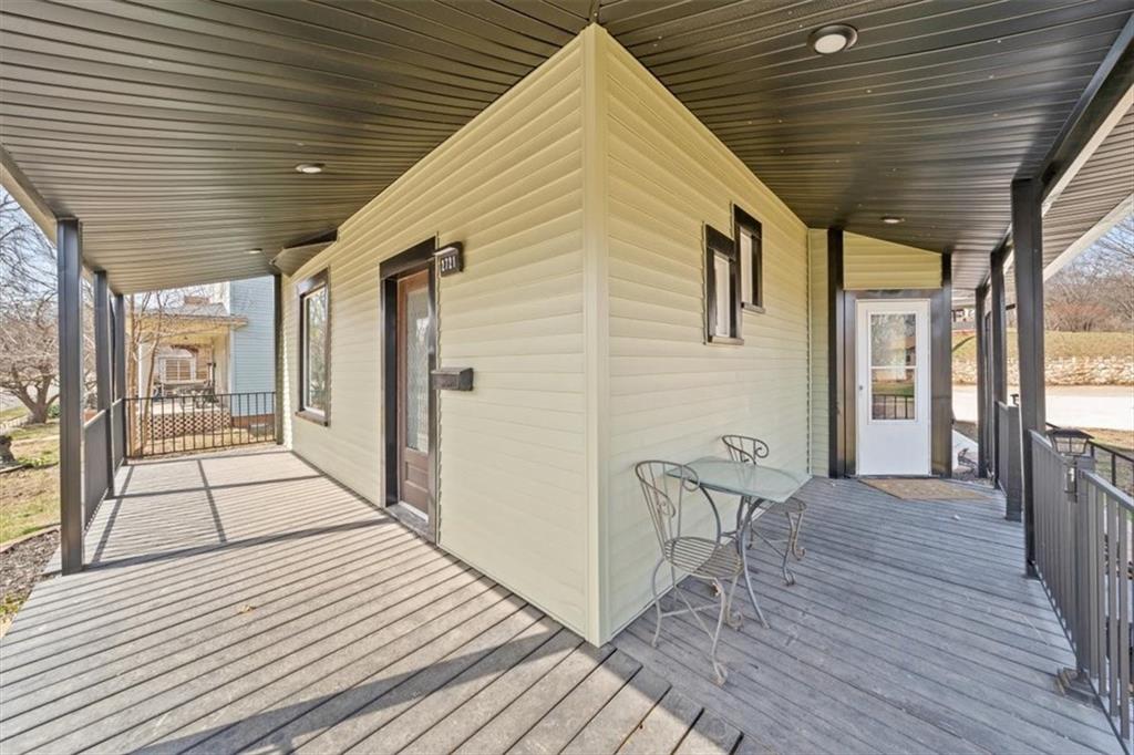 2721 Faraon Street St. Joseph, MO 64501 - Photo 3 of 27