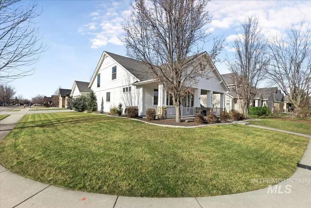 $549,900 | 3651 North Legacy Woods Avenue, Meridian, ID 83646