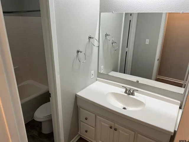 $1,495 | 19040 FM 2493, Flint, TX 75762