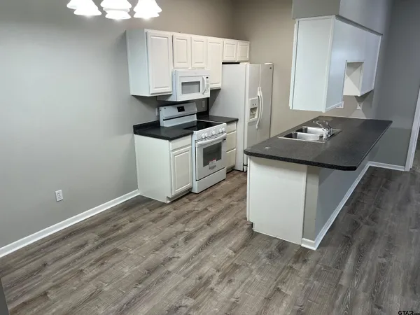 $1,395 | 19040 FM 2493, Flint, TX 75762