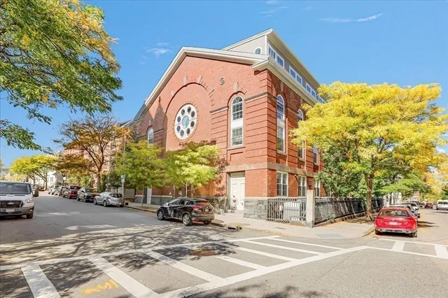 $4,850 | 616 East 4th Street, Unit 301, Boston, MA 02127