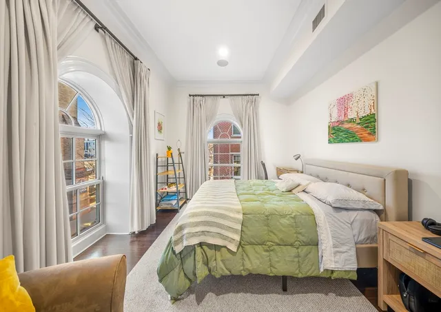 $4,850 | 616 East 4th Street, Unit 301, Boston, MA 02127