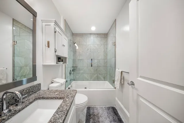 $4,850 | 616 East 4th Street, Unit 301, Boston, MA 02127