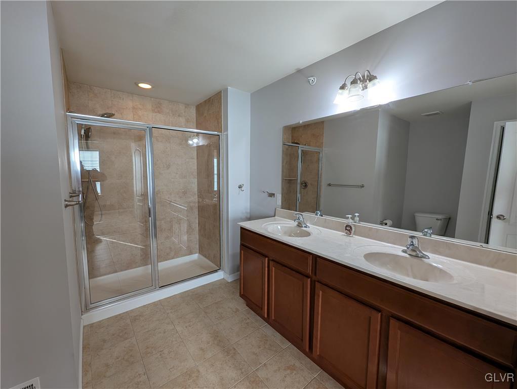 351 Pennycress Road Allentown, PA 18104 - Photo 32 of 35 Master en suite bathroom