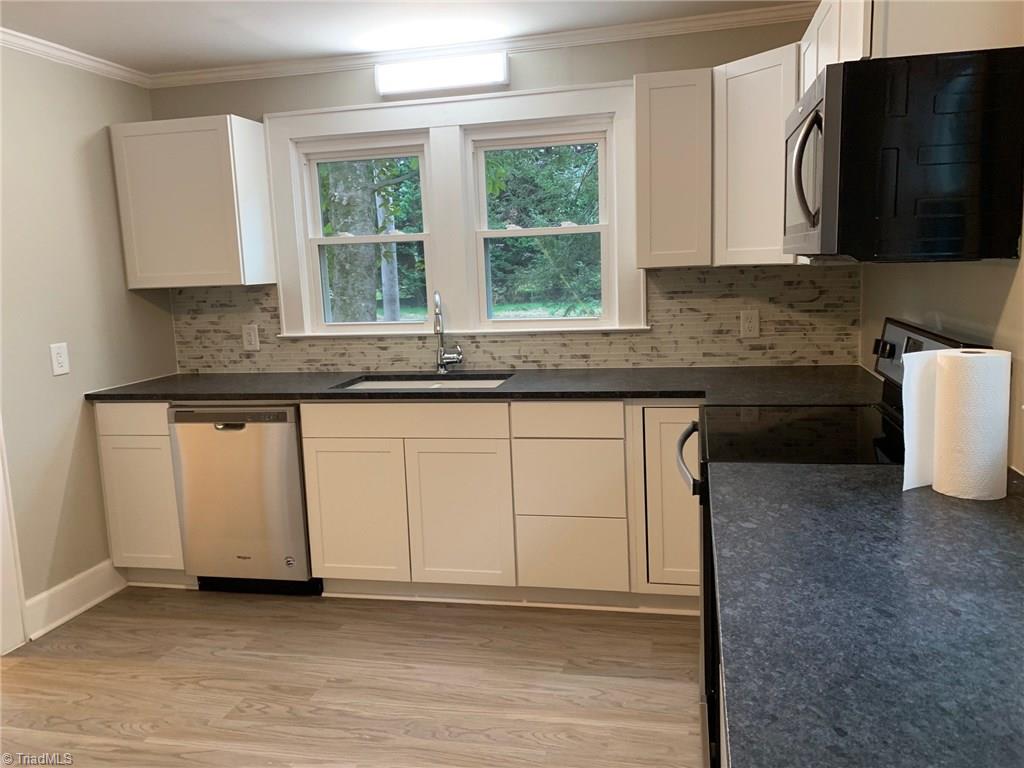601 Oakview Road High Point, NC 27265 - Photo 5 of 16