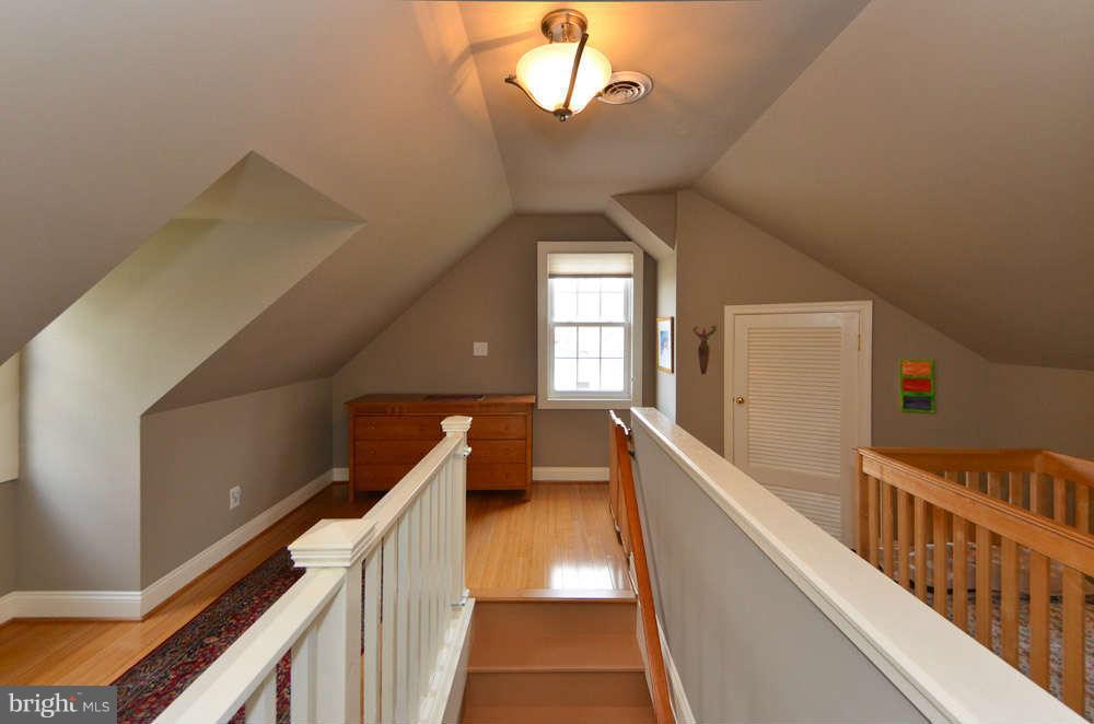 204 Hamilton Avenue Silver Spring, MD 20901 - Photo 22 of 30 Sitting Room 4