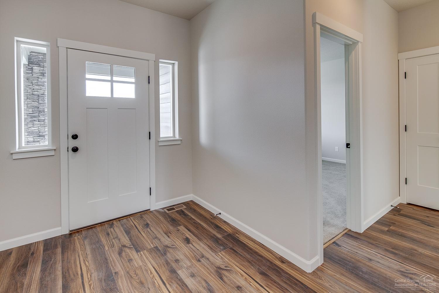 629 Northwest Rimrock Drive Redmond, OR 97756 - Photo 4 of 23 Additional Photo