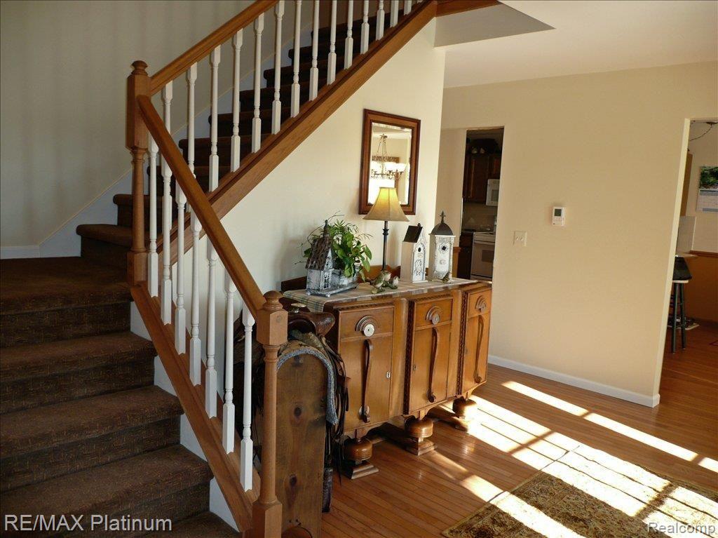 2755 Cedar Lake Road Howell, MI 48843 - Photo 10 of 24 Open Staircase