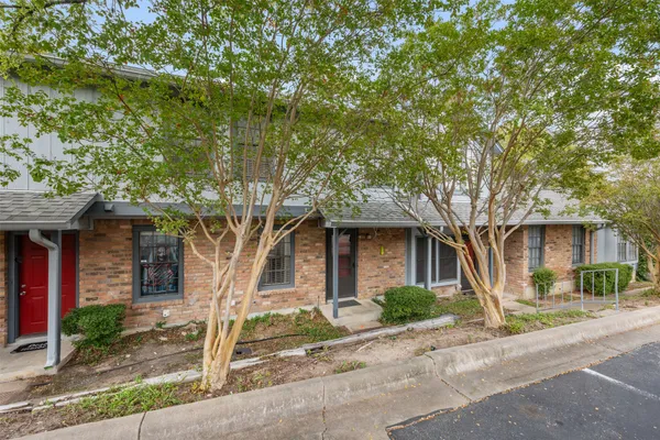 $1,795 | 1411 Gracy Farms Lane, Unit 100, Austin, TX 78758
