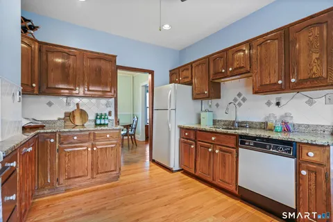 $849,000 | 289 Old Mill Road, Fairfield, CT 06824