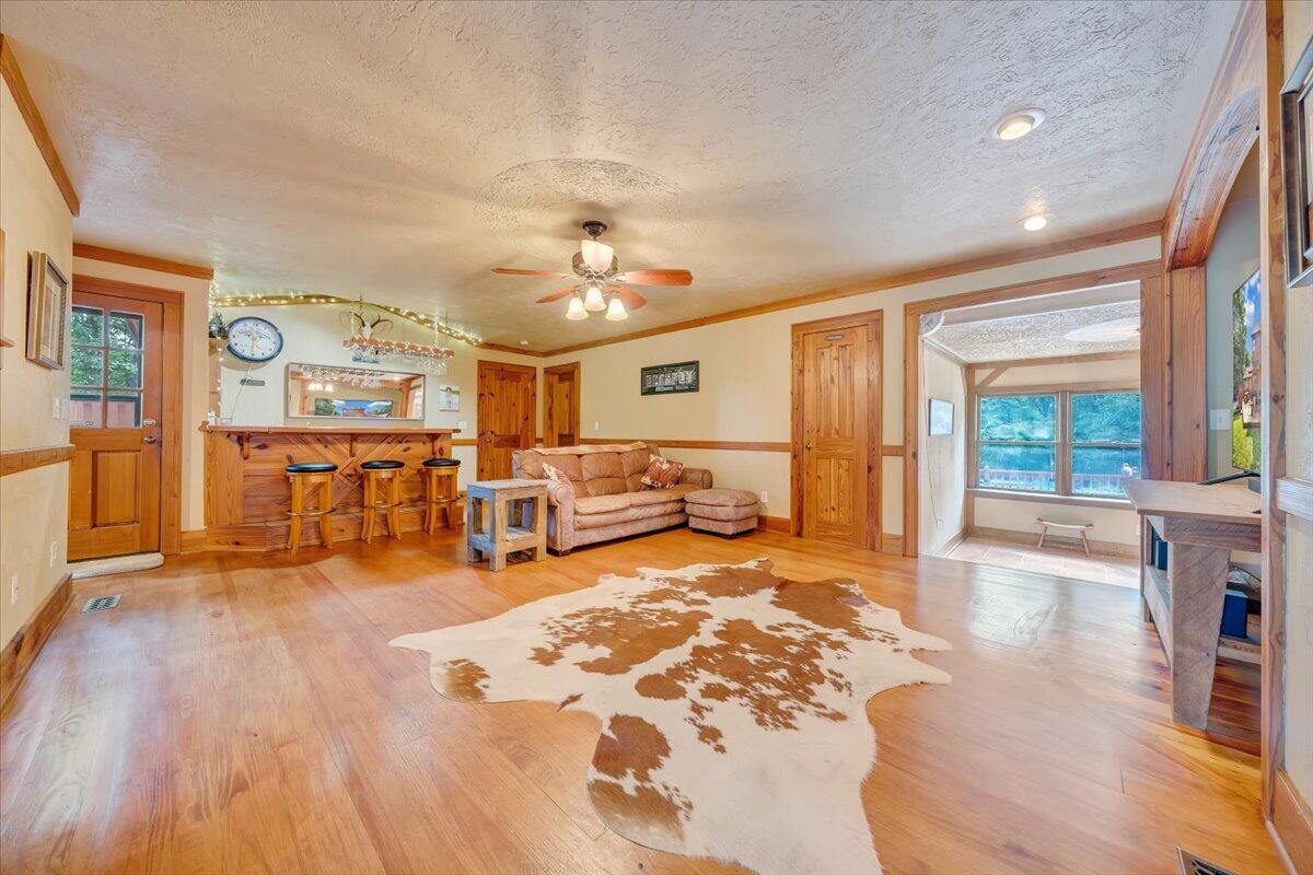 6373 Joppa Mill Road Moneta, VA 24121 - Photo 9 of 51 10-MIB06122