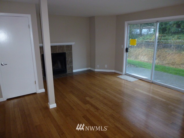 1526 192nd Street Southeast, Unit D4 Bothell, WA 98012 - Photo 3 of 12 Gallery Image 3