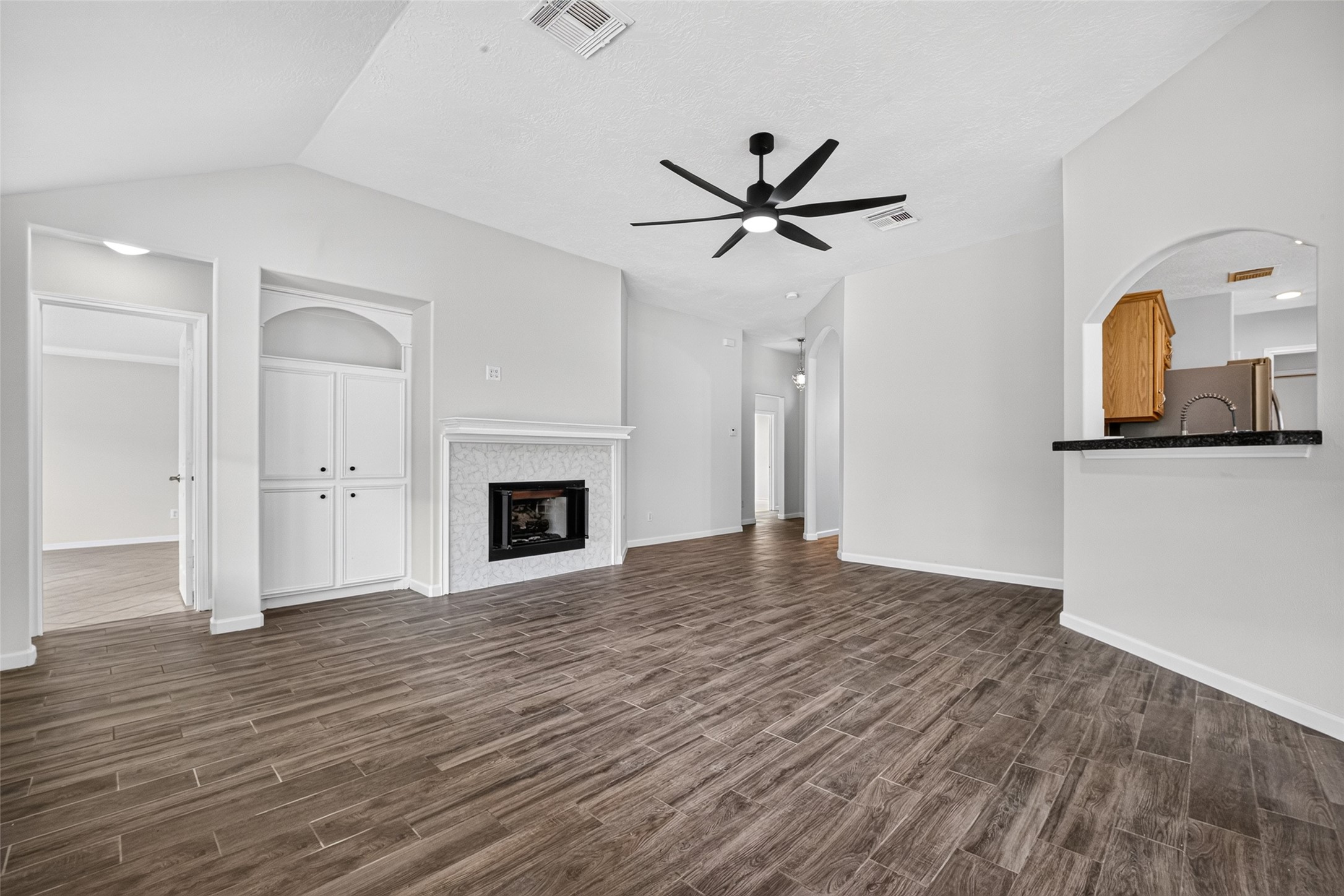 2127 Hannover Way Spring, TX 77388 - Photo 13 of 44 Gallery Image 13