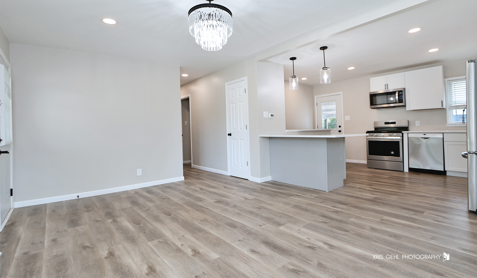 13 Lincoln Avenue Round Lake, IL 60073 - Photo 4 of 26