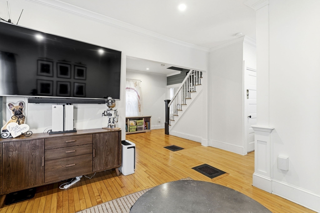 9 Westmore Road Boston, MA 02126 - Photo 5 of 33