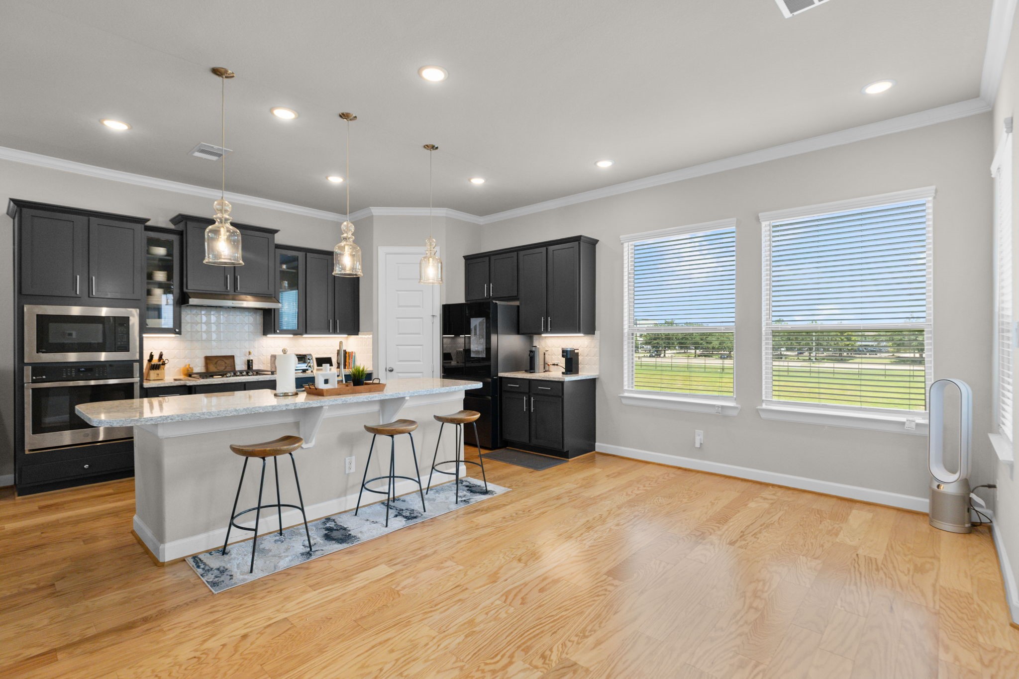 4004 Centre Meadow Way Houston, TX 77043 - Photo 13 of 33 Room for a dining table