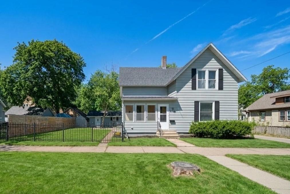 112 7th Avenue Northwest Faribault, MN 55021 - Photo 2 of 29