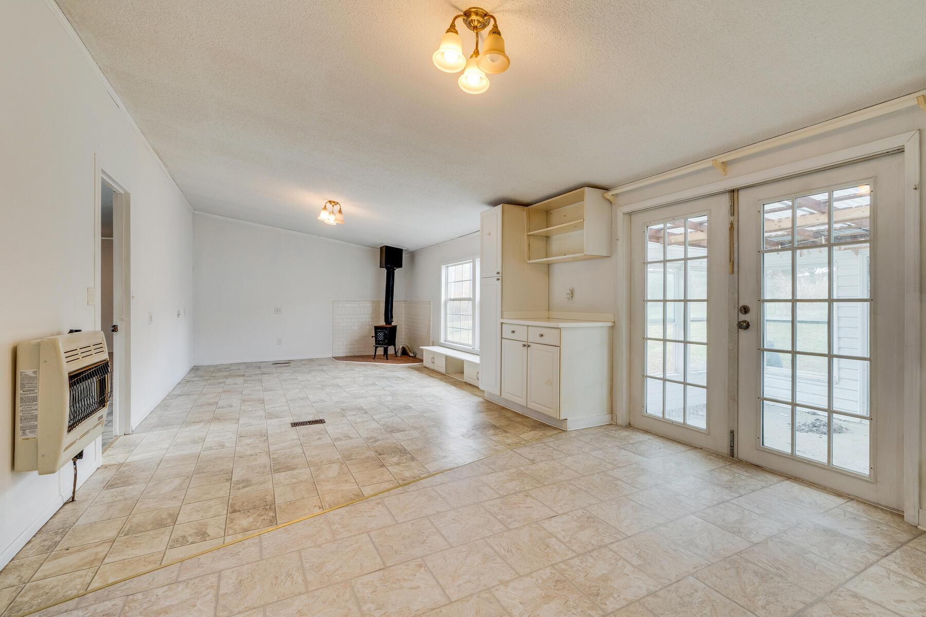 114 Hicks Road Jonesborough, TN 37659 - Photo 13 of 37 010