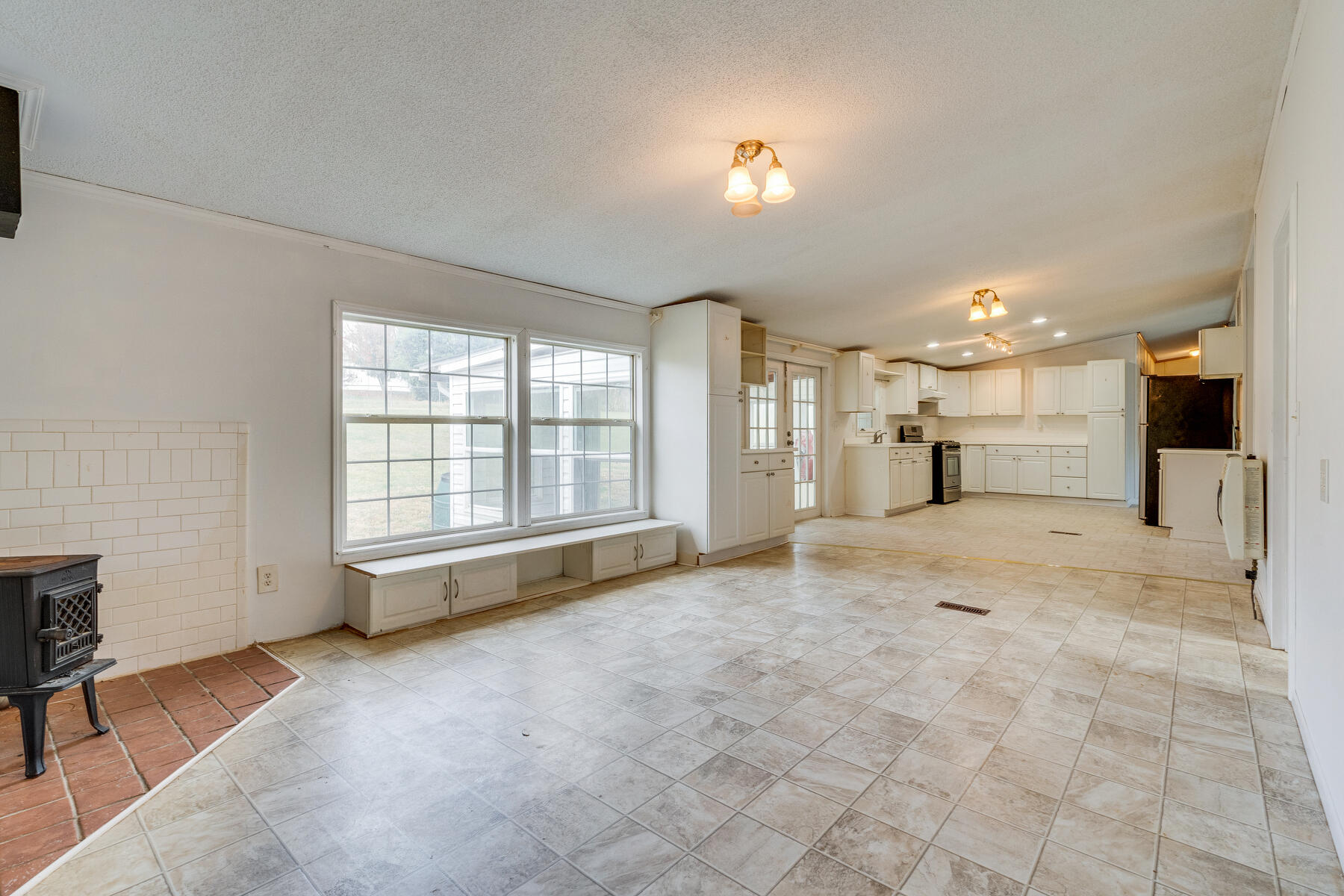 114 Hicks Road Jonesborough, TN 37659 - Photo 14 of 37 011