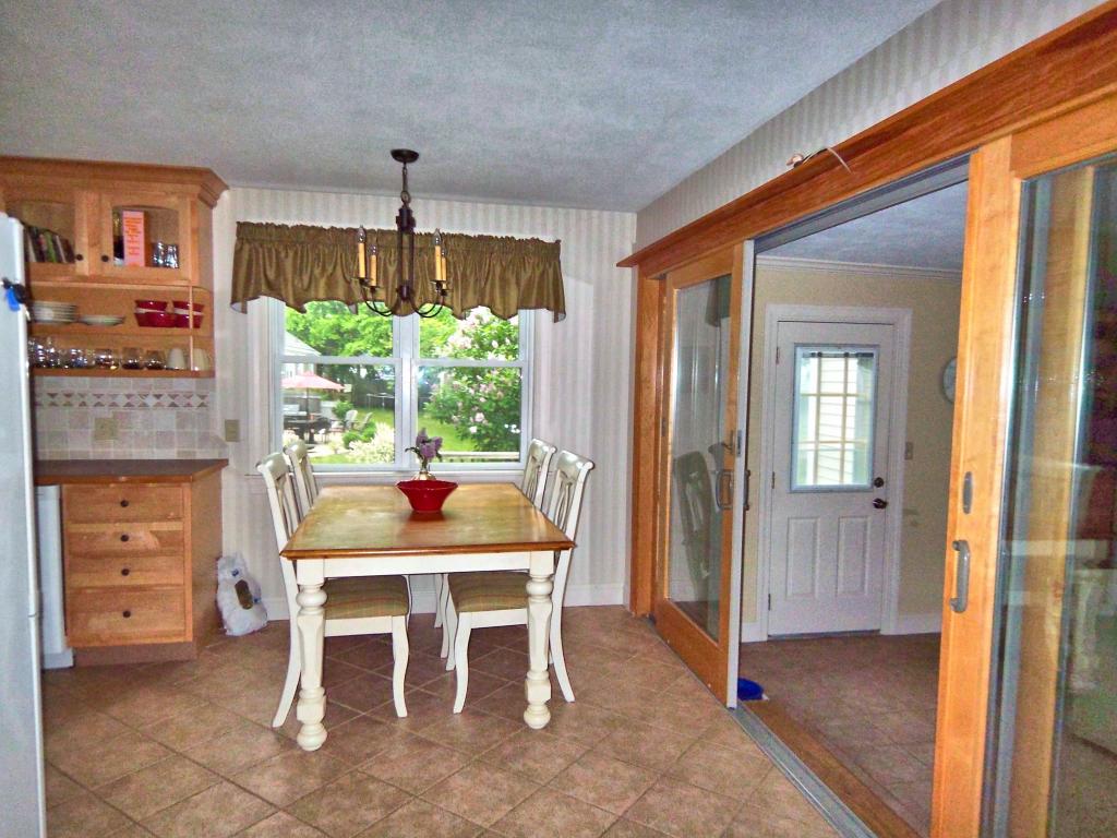 4 Smith Avenue Exeter, NH 03833 - Photo 5 of 22