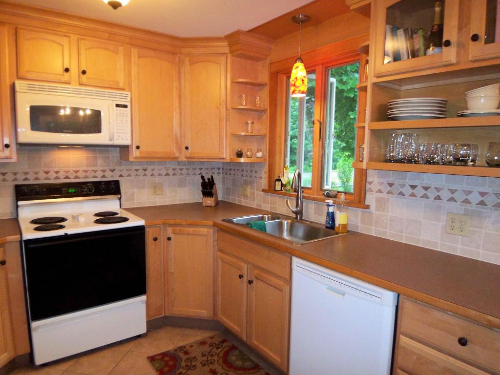 4 Smith Avenue Exeter, NH 03833 - Photo 6 of 22